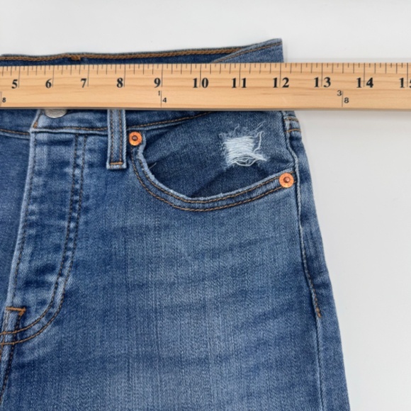 Levis Jeans Women 25 Blue Wedgie Straight Button Fly Distressed Stretch Denim - Picture 10 of 13